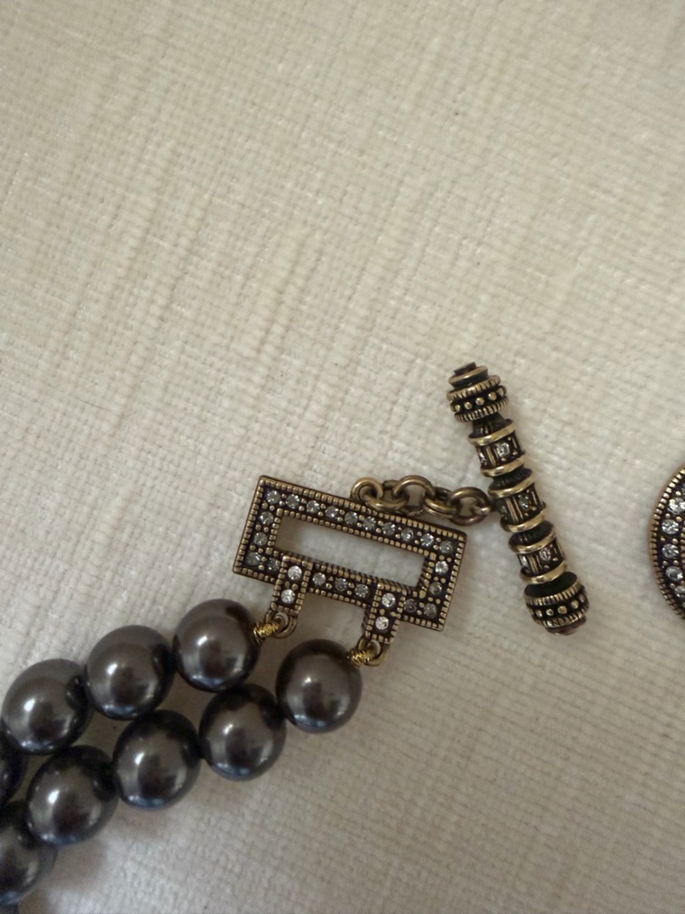 Like New Heidi Daus Double-Strand Pearl Toggle Necklace W/ Swarovski Crystals - Picture 4 of 5